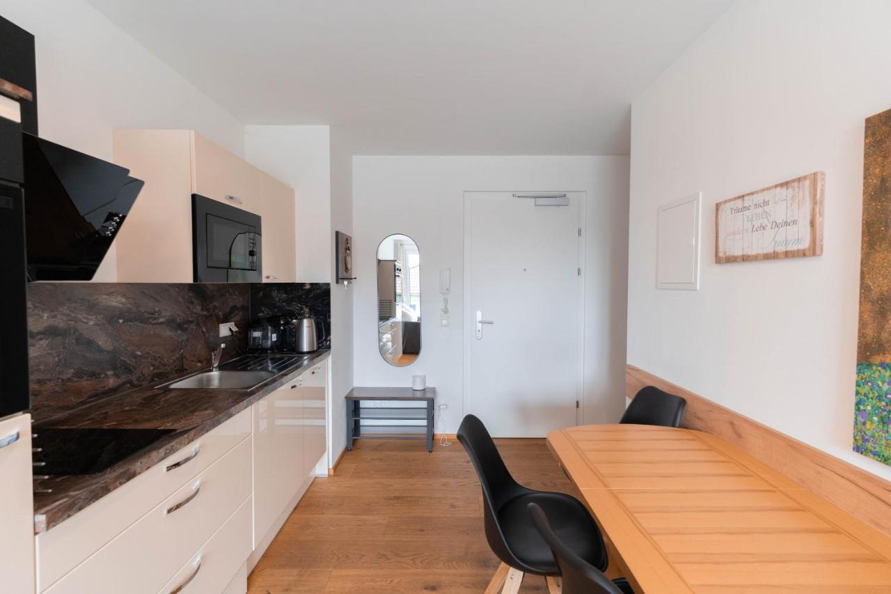 Modern Apartment With Private Balcony Near City Center Vienna Exterior photo